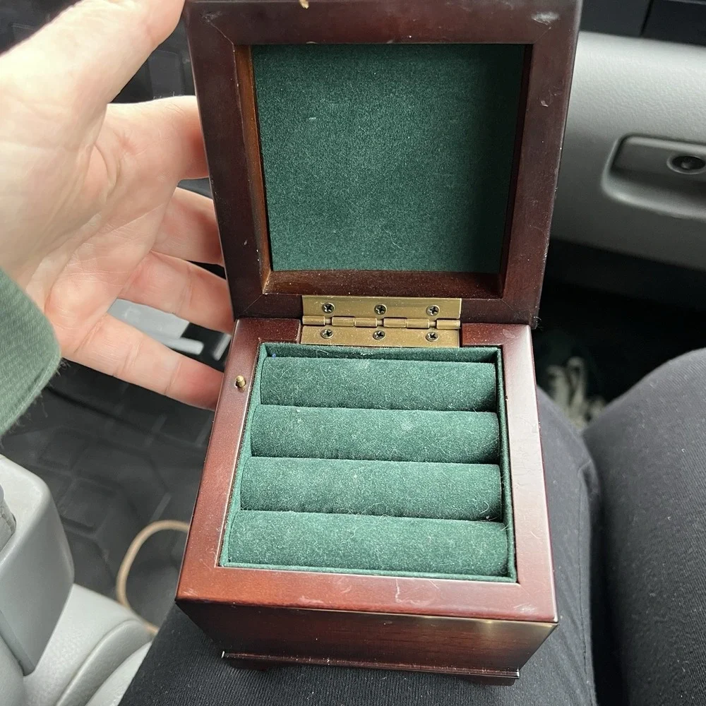 Vintage Bombay Company Musical Jewelry Ring Box Mahogany Wood Green Velvet Lined